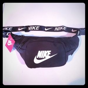 Nike Unisex fanny pack bag